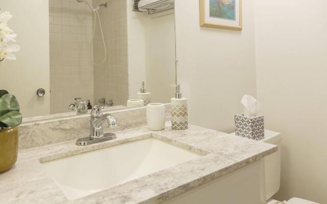 Marine Surf By Waikiki Room