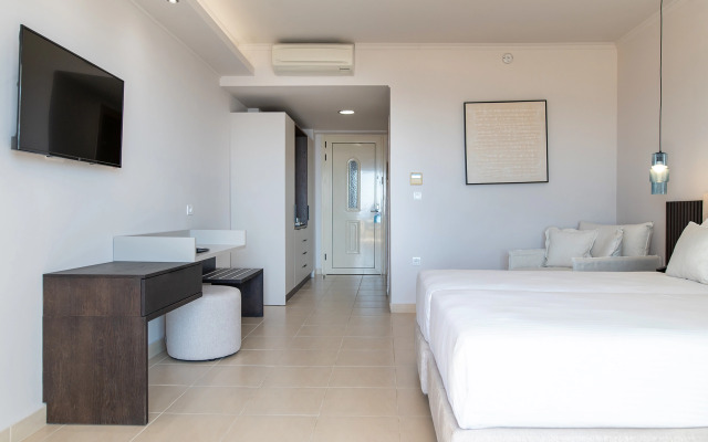 Grand Blue Beach Hotel