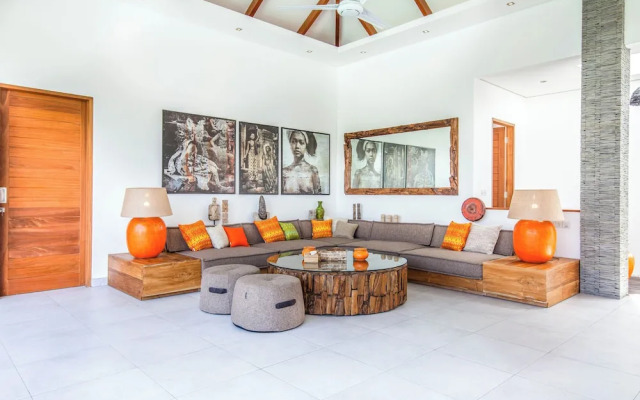 Modern 4 BR Villa 400m to the Beach in Canggu