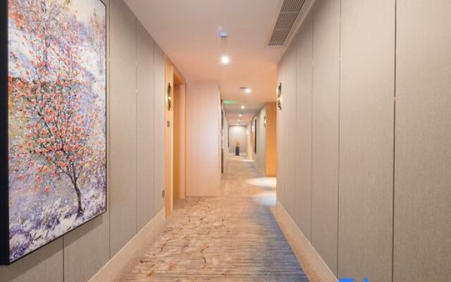 Xing Too Peng Ya Hotel（Buji Da Fen Metro Station Store)