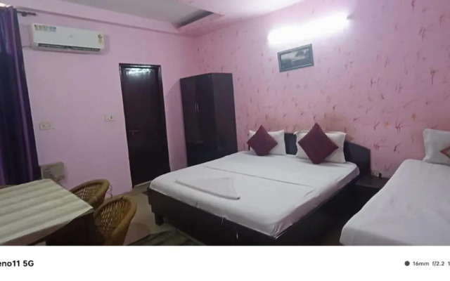Airport Hotel Parikshit Palace