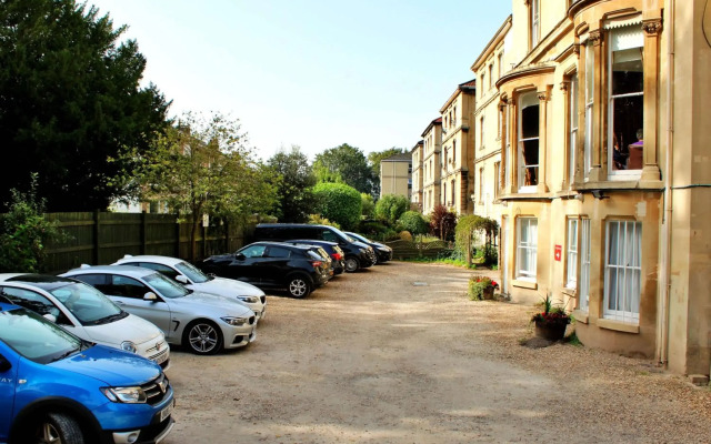 Victoria Square Hotel