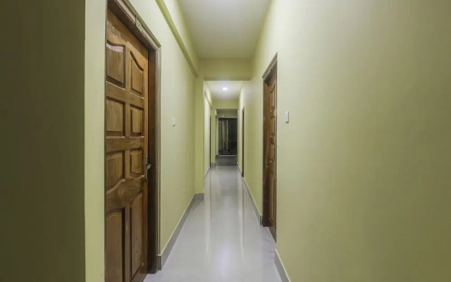 Oyo 18528 Field Residency Inn