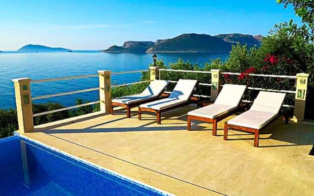 Villa Paloma by Villatatilin