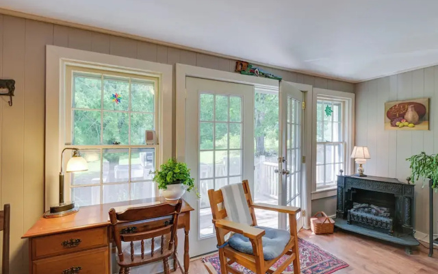 Springvale Farm: Freedom Home With Hiking Trail!