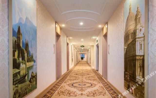 Vienna International Hotel (Ya'an High-speed Railway Station)