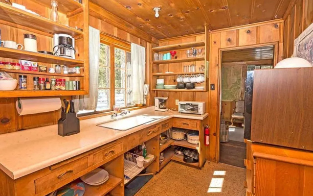 3901 Azure Avenue by RedAwning