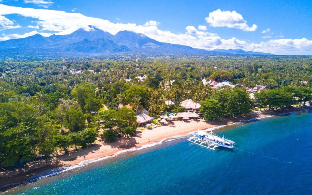 Pura Vida Beach & Dive Resort