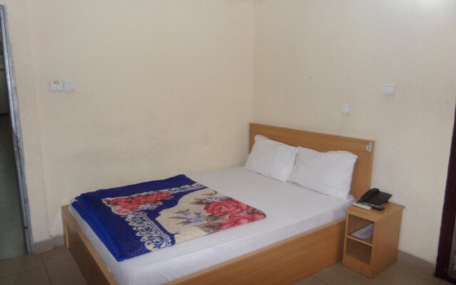 Avery Hotel