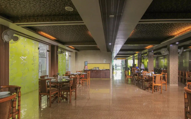 Surya Continental Hotel by OYO Rooms