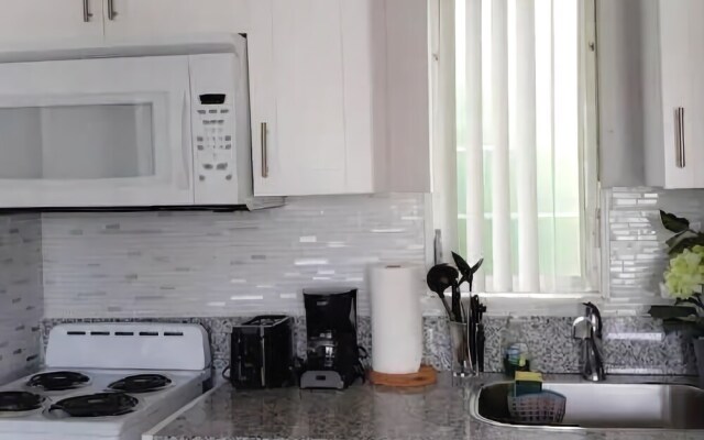 Renovated Aquamar 7 - 1 Br Apts