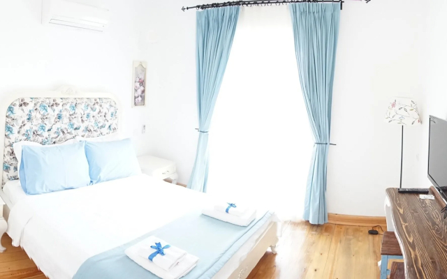 Tarcin Alacati Otel