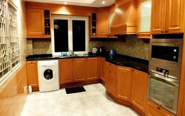 4 Bedroom Villa Walking Street 15 Min Ride Away