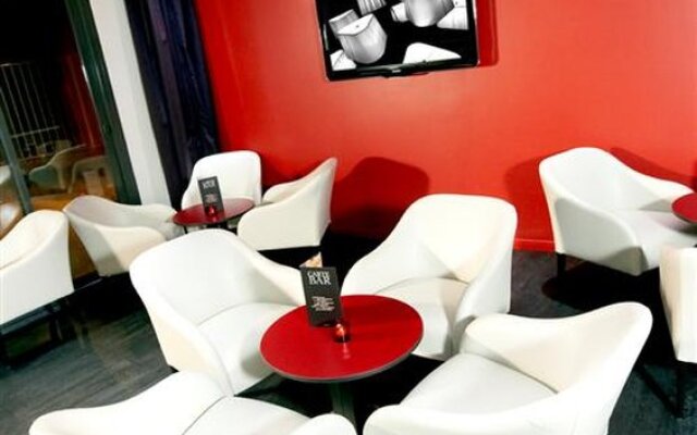 Kyriad Versailles - St-cyr-l'ecole