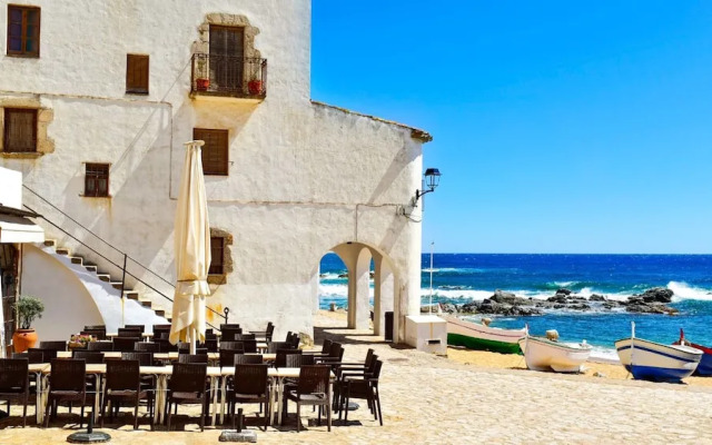 Pineda in Llafranc With 4 Bedrooms and 2 Bathrooms