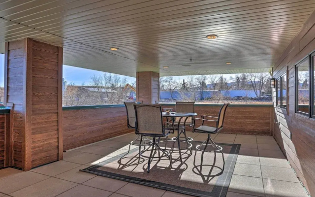 Main Street Strugis Apt w/ High-end Features
