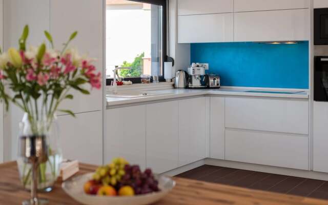 Villa Salt - 10 people, heated pool, Trogir, near beach & Split airport