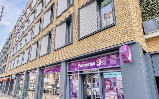 Premier Inn London Hammersmith (Shepherds Bush Road)