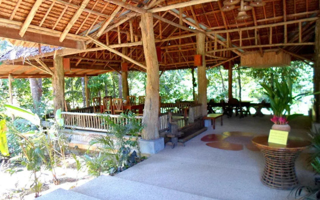 The Cliff and River Jungle Resort