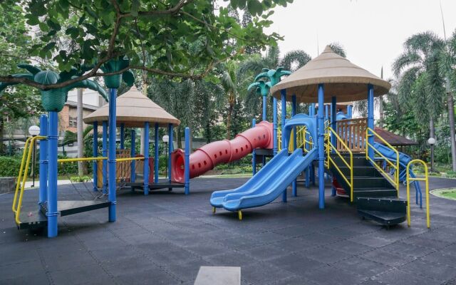 Homey And Cozy Stay 2Br Puri Casablanca Apartment