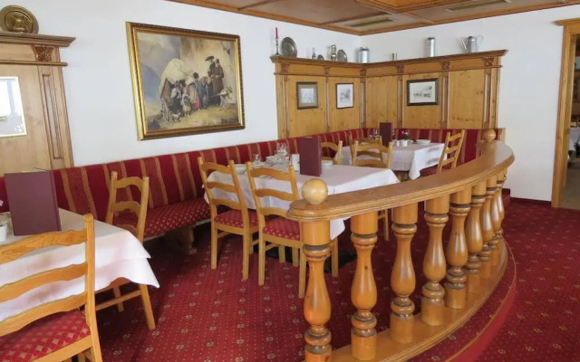 Hotel Höllroah