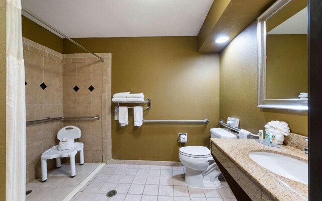 Quality Inn & Suites