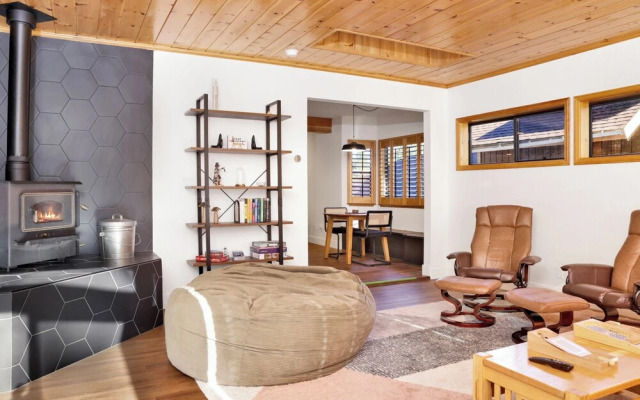 Gold Mountain Hideaway! #2350