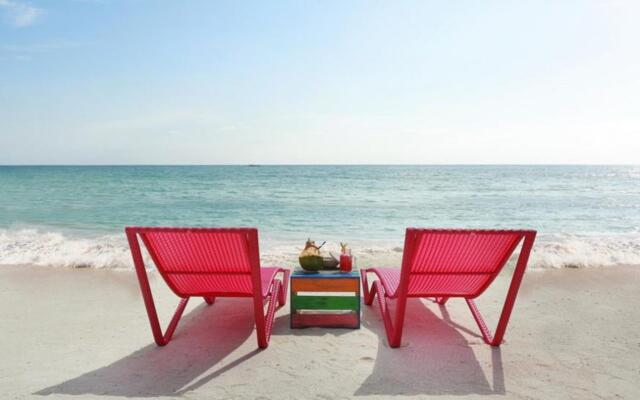 PinkCoco Gili Trawangan - Constant Surprises- for Cool Adults Only