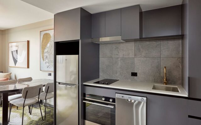 Melbourne City Apartment Hotel