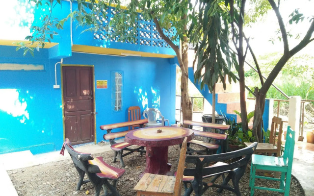 Happy House Backpacker - Hostel