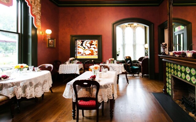 Silas W Robbins House Bed & Breakfast