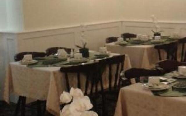 Park Lane Hotel