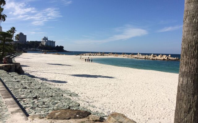 Guest House Shirahama R cafe – Caters to Women - Hostel