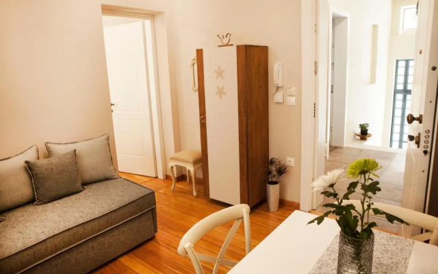 2-spaces comfy Bentzi apartment 7 with balcony in Pagrati