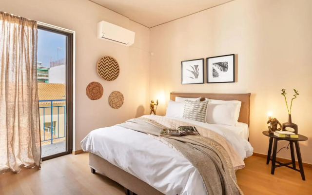 Acropolis View 2-Bedroom Apt, Minimal-Safari Vibe, Big Balcony!