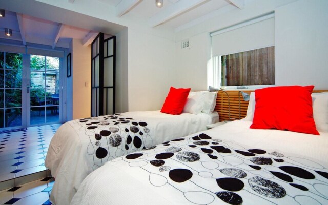 BM21 Balmain 2 Bed Beauty