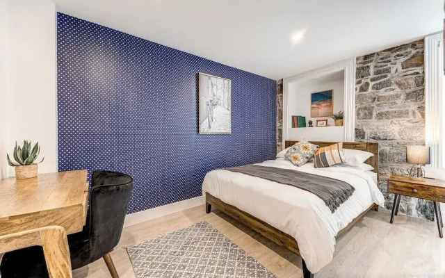 Beautiful Vieux Quebec 2 Bed Apt