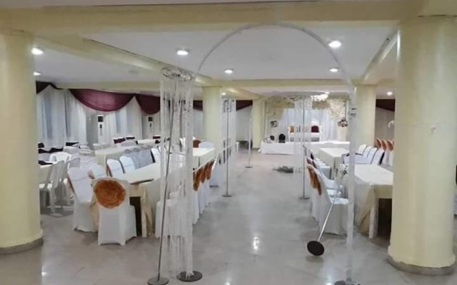 Mt Deluxe Hotel Asaba