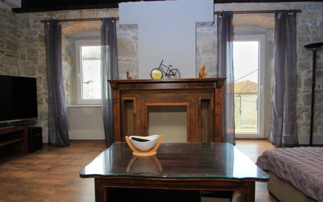Luxury 120 m2 apt With Balcony Next to the Beach