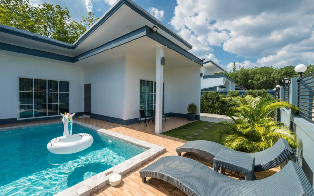 Lark Pool Villa Krabi