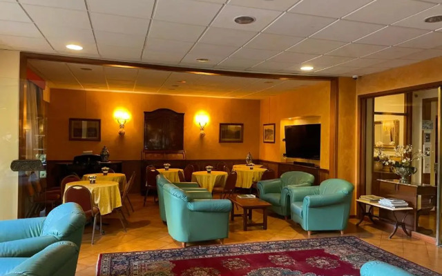 Hotel Mondial