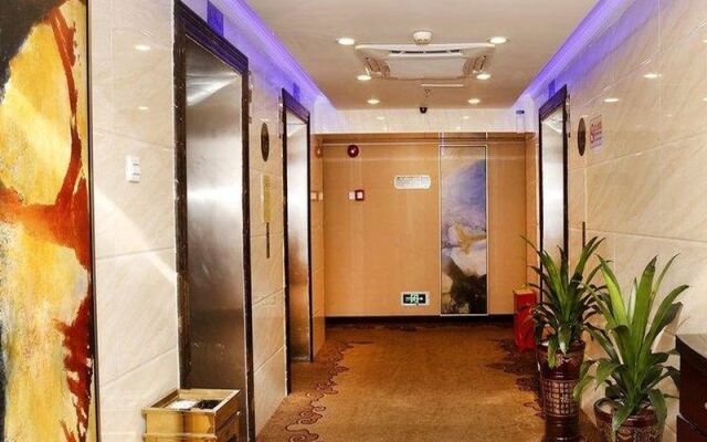 Sun Island Holiday Hotel