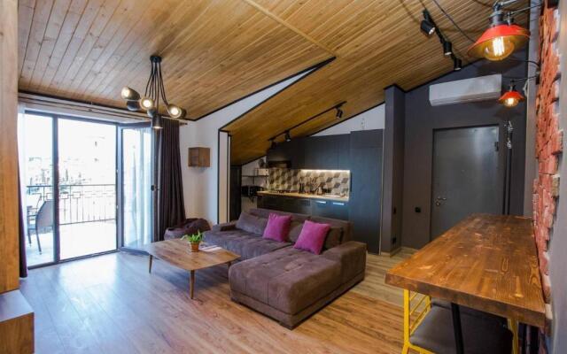 2BR Apt w terrace & stunning views