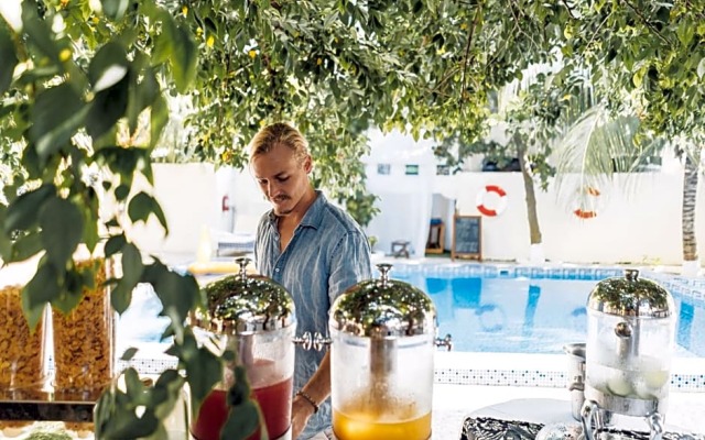 Antonio Garden Hotel
