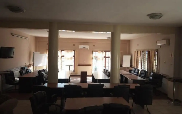 Mercury Gardens Lodge At Muzala