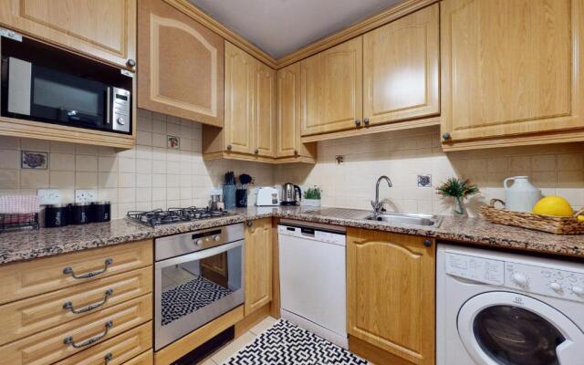 Park Lane Apartments - Clarges St