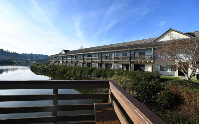 Edgewater Inn and Suites, Ascend Hotel Collection