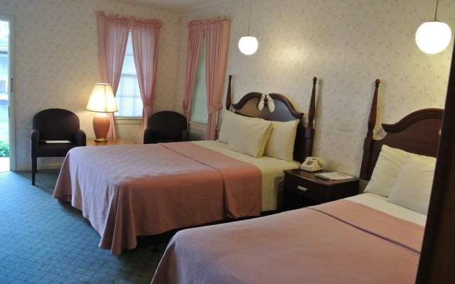 RoseWood Inn