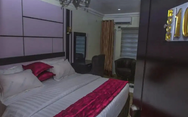Doreen Grand Hotel & Suites