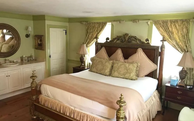 Admiral Farragut Inn